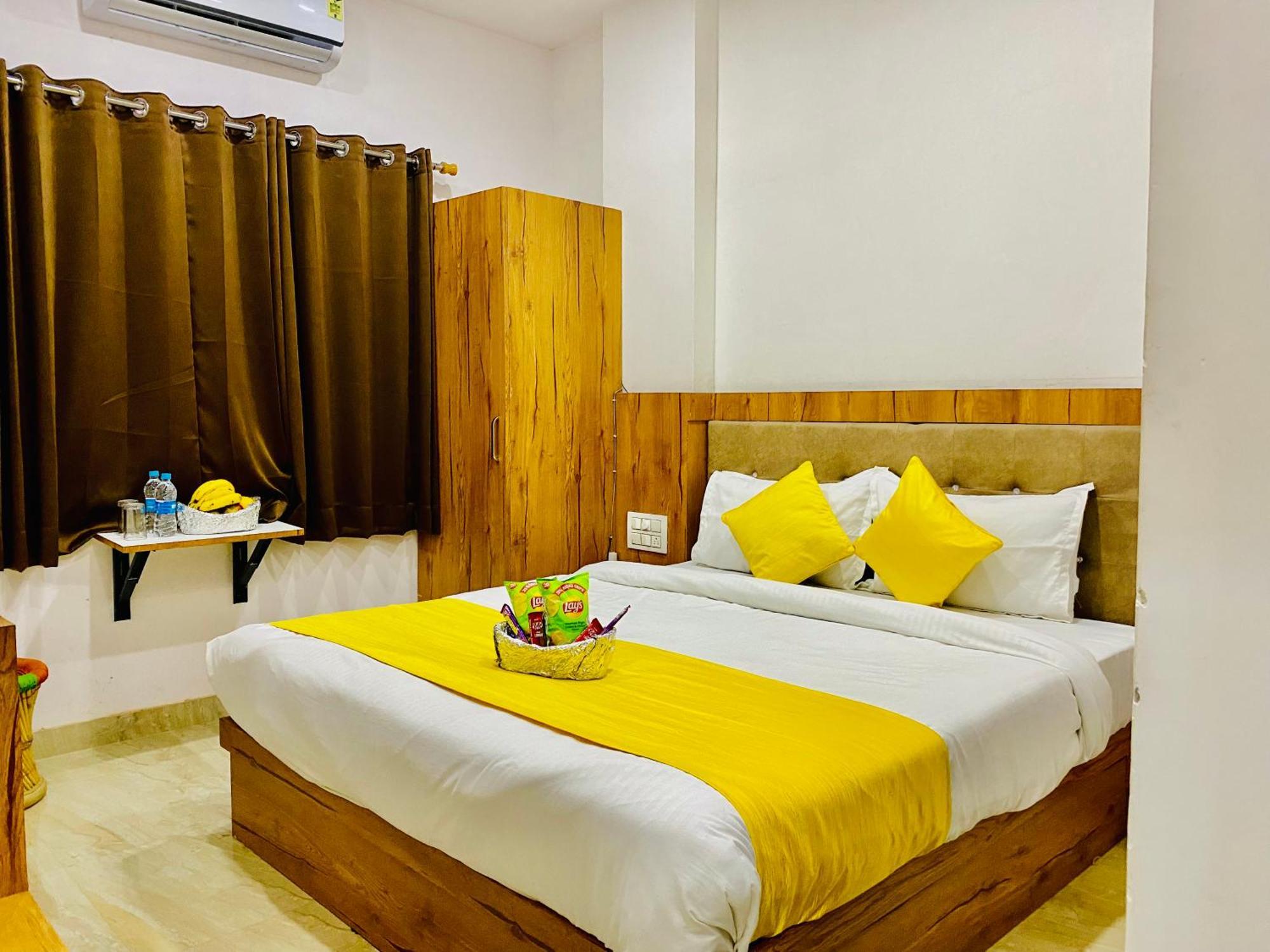 Hotel Vallabh A Lake Facing Balcony อุเดเปอร์ ภายนอก รูปภาพ